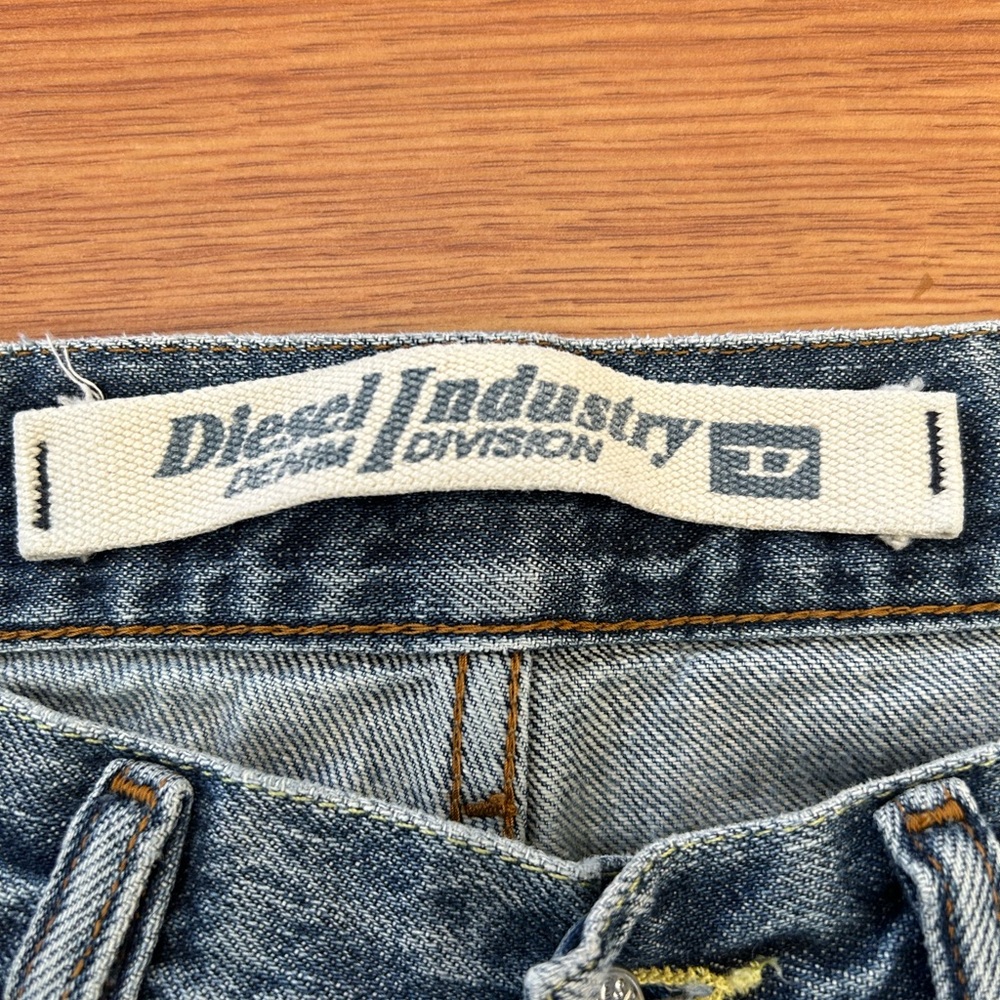 Men’s Diesel Industry Straight Leg Button Fly Distressed Blue Jeans 32x28 - Picture 8 of 16